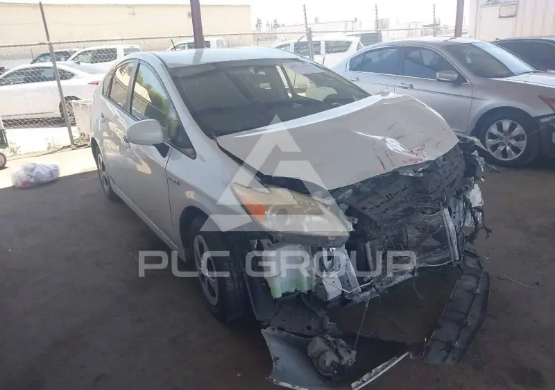 2014 Toyota PRIUS photo