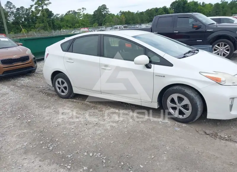 2014 Toyota PRIUS фото