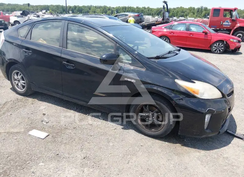 2014 Toyota PRIUS фото