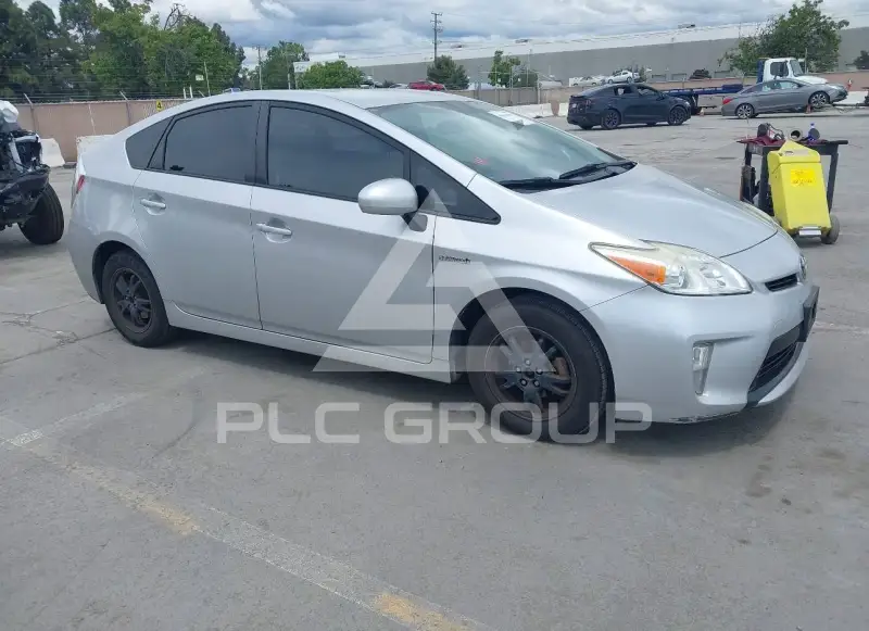 2014 Toyota PRIUS фото