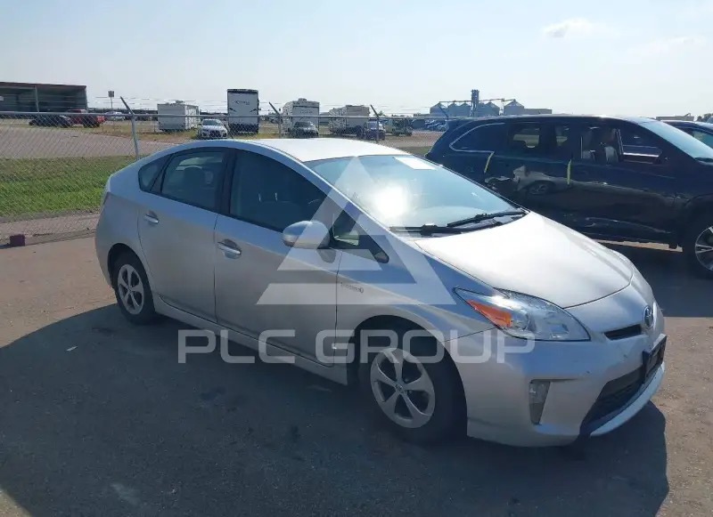 2014 Toyota PRIUS photo