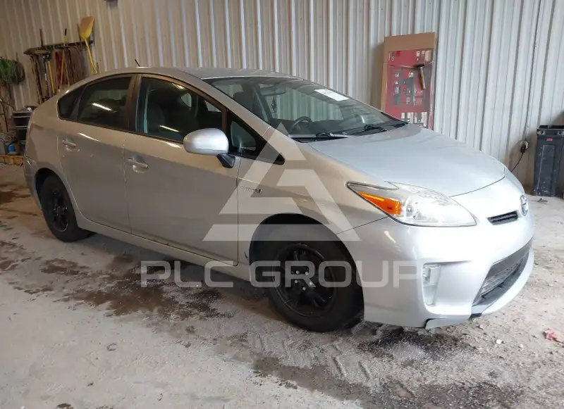 2014 Toyota PRIUS фото