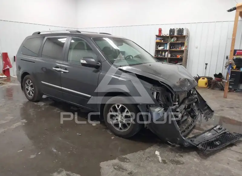 2014 KIA Sedona photo