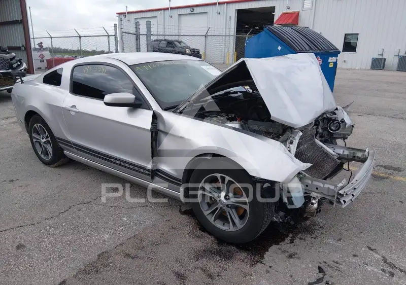 2014 Ford MUSTANG photo