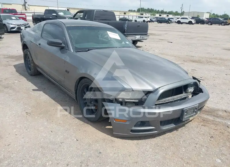 2014 Ford MUSTANG photo
