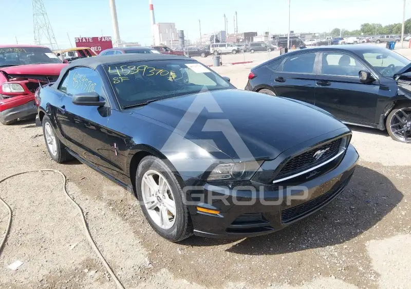 2014 Ford MUSTANG photo
