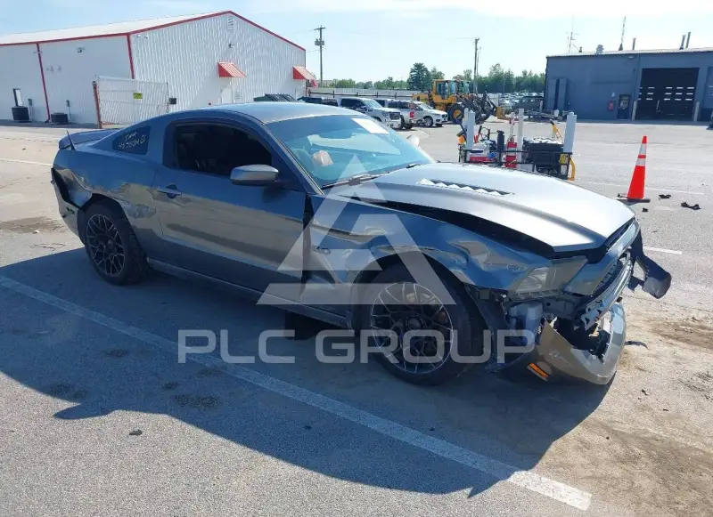 2014 Ford MUSTANG photo