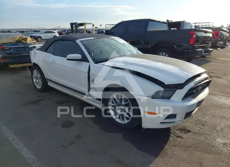 2014 Ford MUSTANG photo