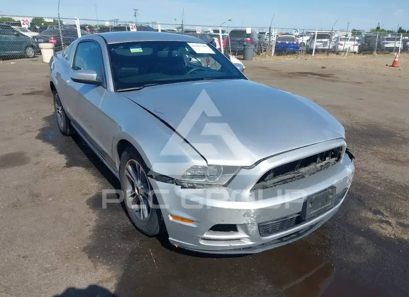 2014 Ford MUSTANG photo
