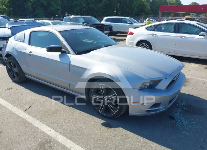 2014 Ford MUSTANG photo