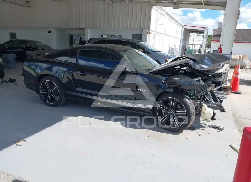 2014 Ford MUSTANG photo
