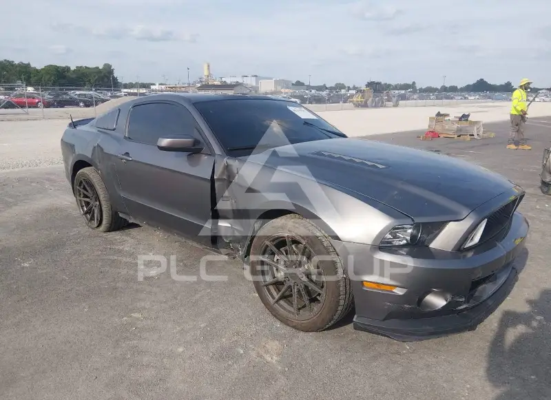 2014 Ford MUSTANG photo