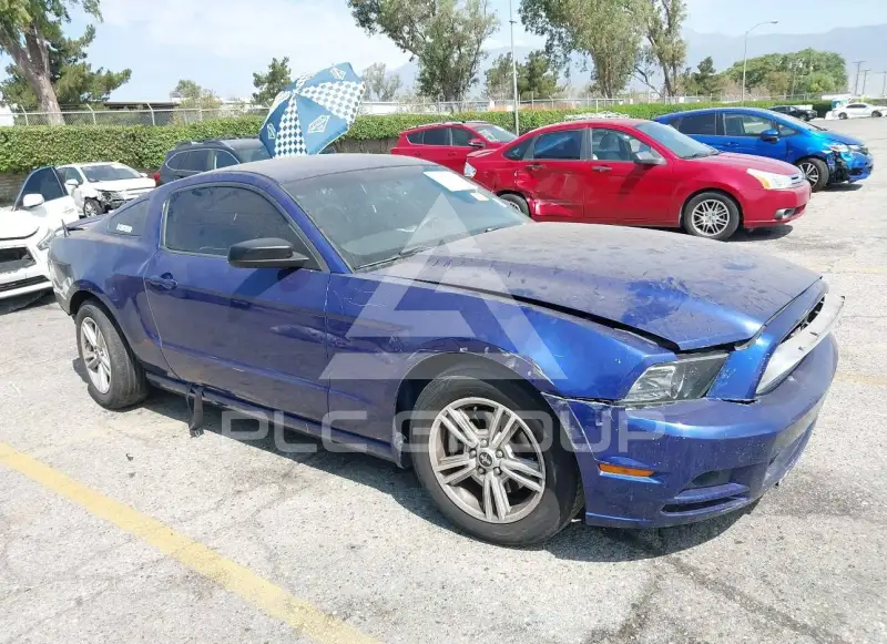 2014 Ford MUSTANG photo