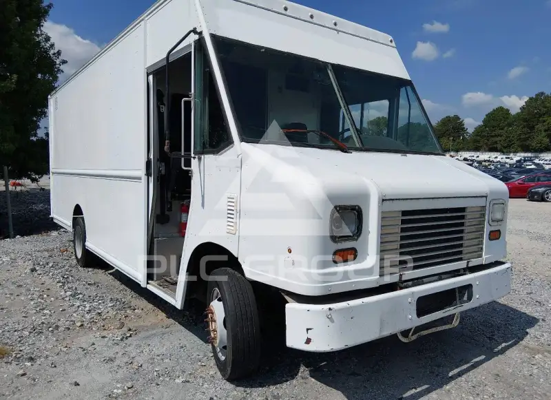 2014 Ford F-590 photo