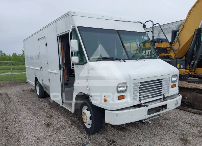 2014 Ford F-590 photo