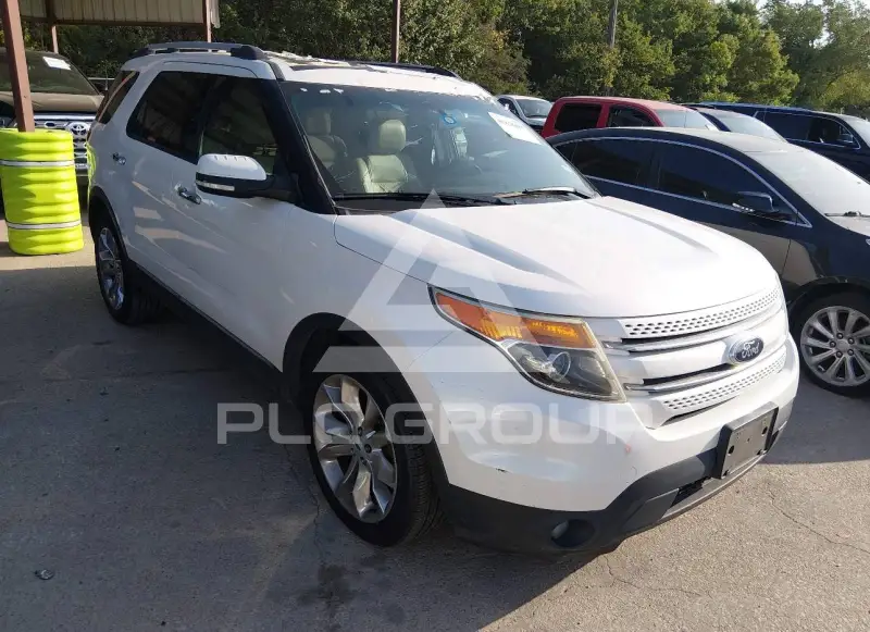 2014 Ford EXPLORER photo