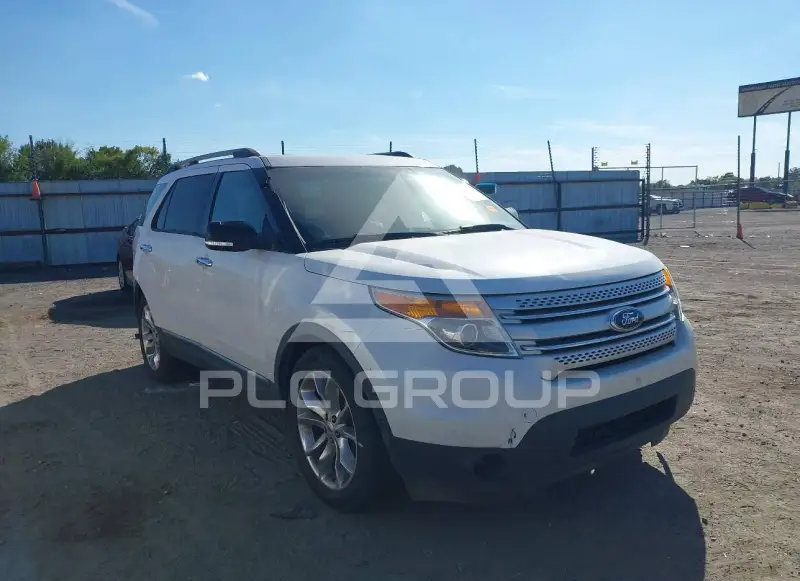 2014 Ford EXPLORER photo