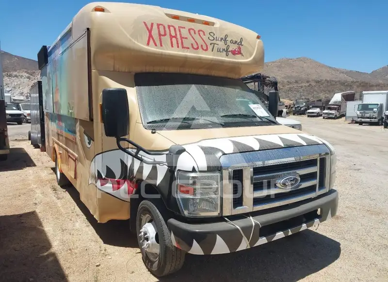 2014 Ford E-450 фото