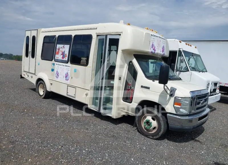 2014 Ford E-450 photo
