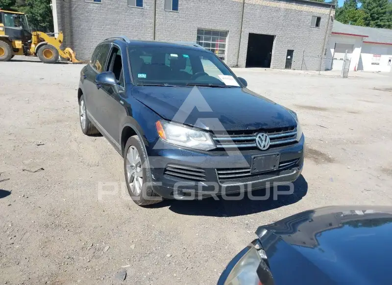2014 Volkswagen Touareg photo