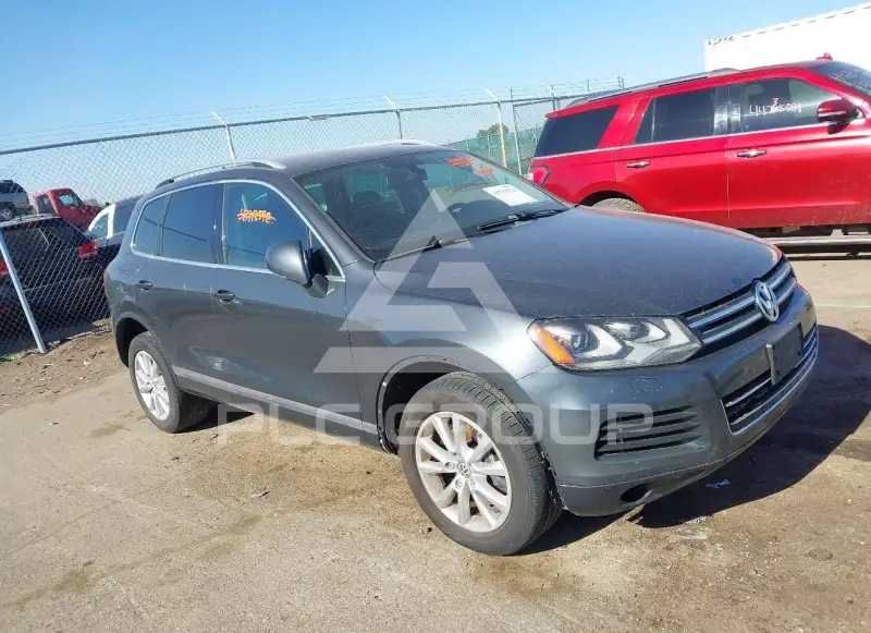 2014 Volkswagen Touareg photo