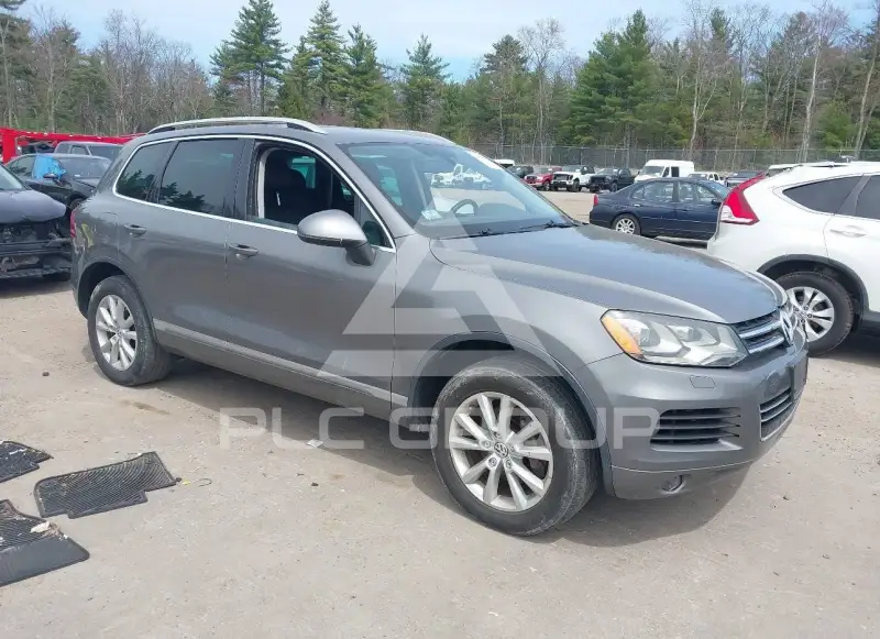 2014 Volkswagen Touareg photo