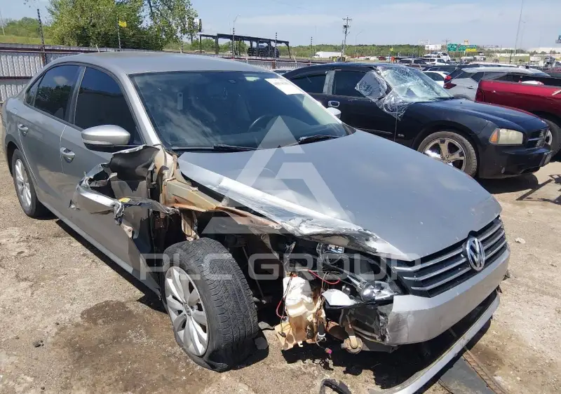 2014 Volkswagen Passat photo
