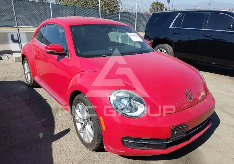 2014 Volkswagen BEETLE фото