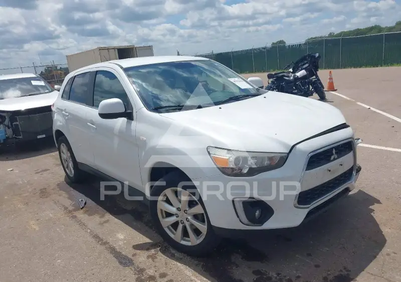 2015 Mitsubishi OUTLANDER фото