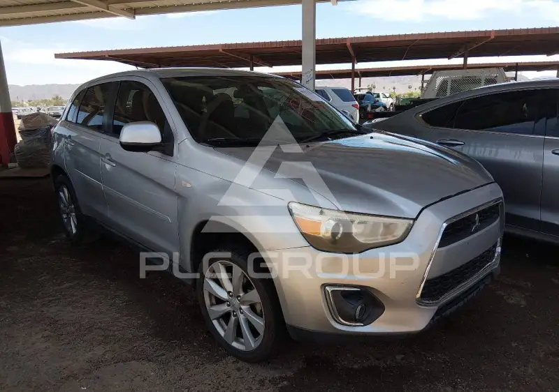 2015 Mitsubishi OUTLANDER фото