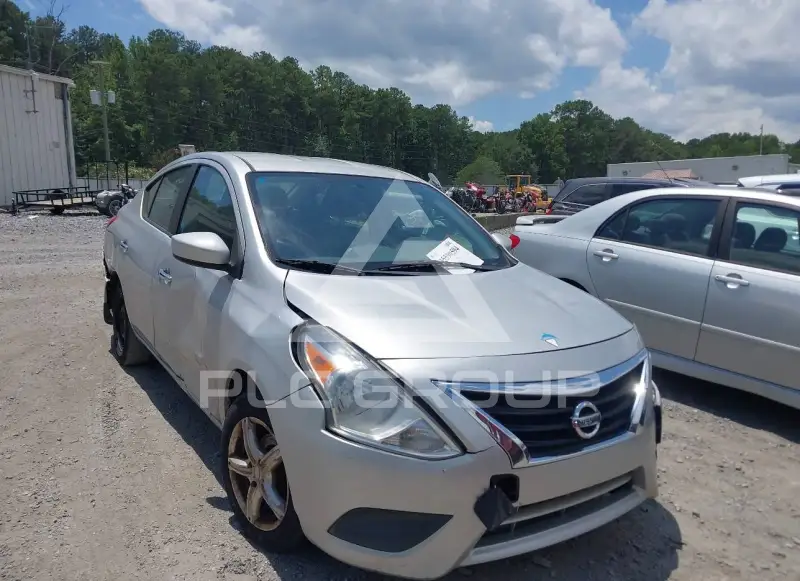 2015 Nissan VERSA фото