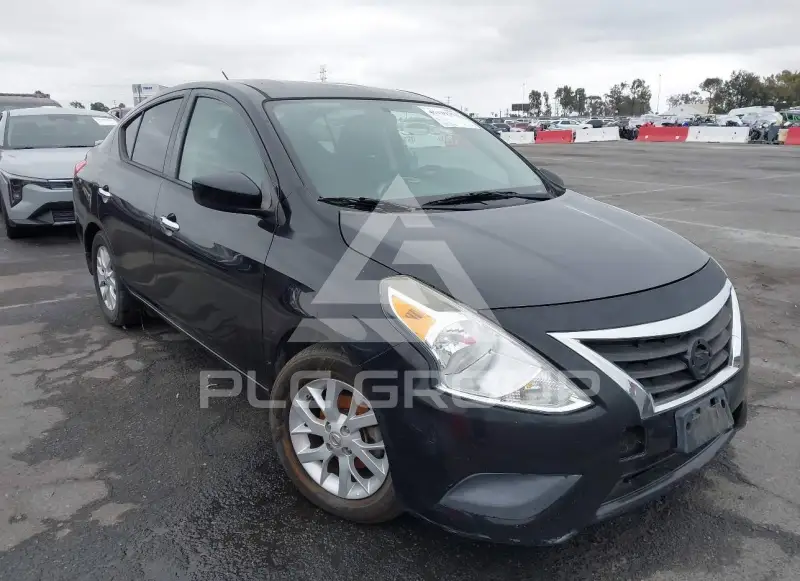 2015 Nissan VERSA photo