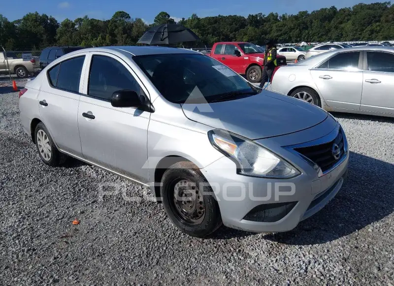 2015 Nissan VERSA фото