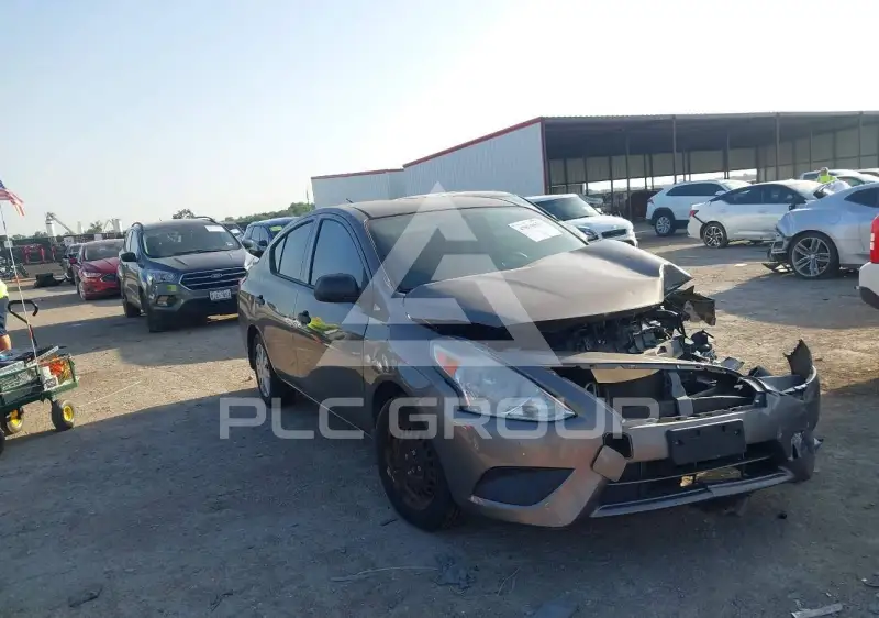 2015 Nissan VERSA фото