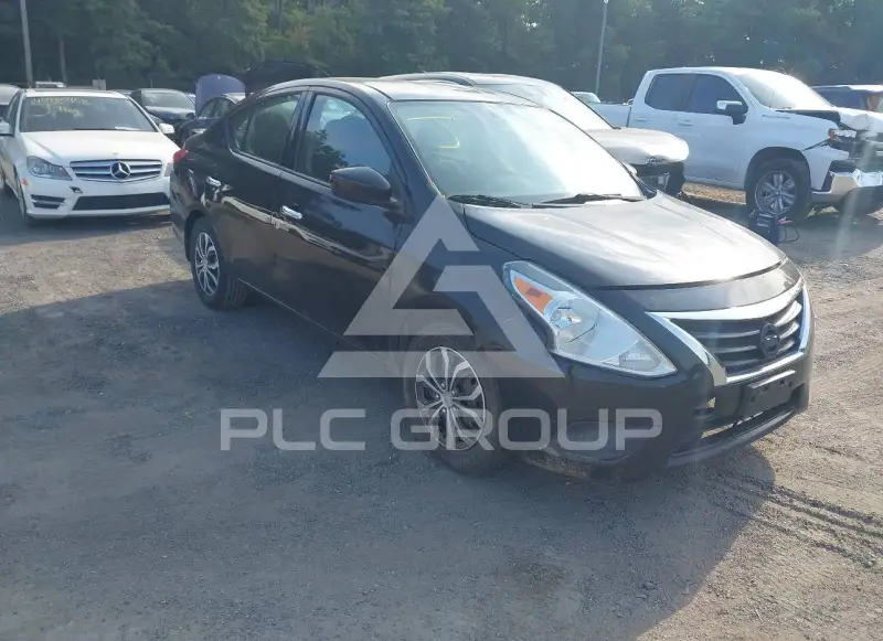 2015 Nissan VERSA photo