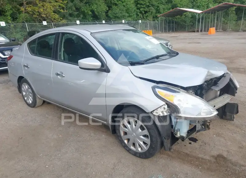 2015 Nissan VERSA фото