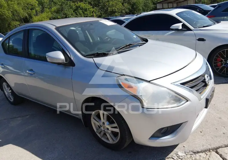 2015 Nissan VERSA фото