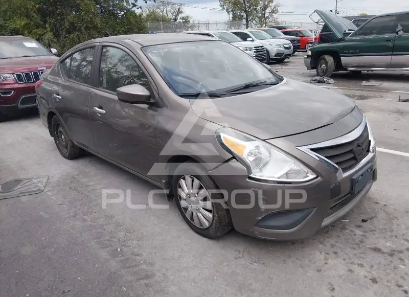 2015 Nissan VERSA фото