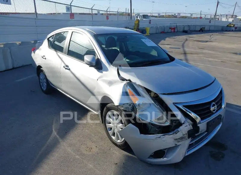 2015 Nissan VERSA фото