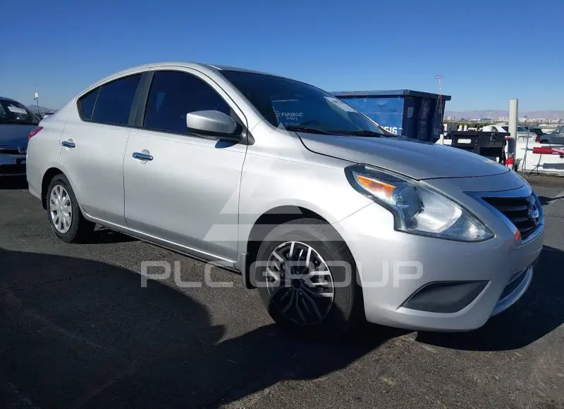 2015 Nissan VERSA фото