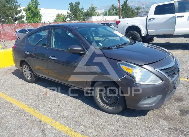 2015 Nissan VERSA фото