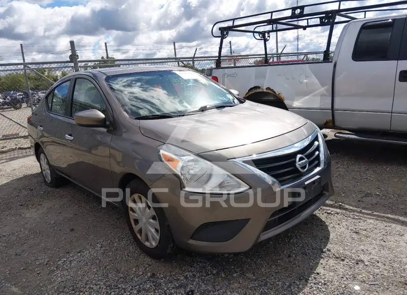 2015 Nissan VERSA фото