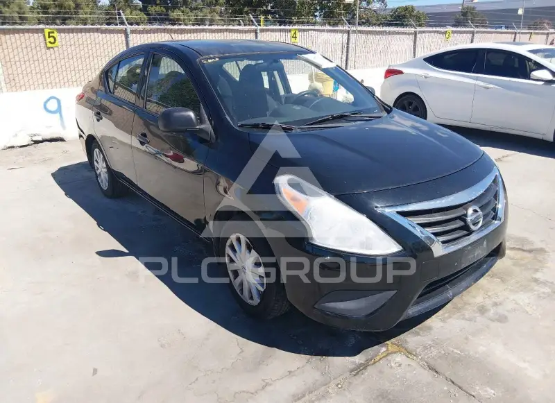 2015 Nissan VERSA фото