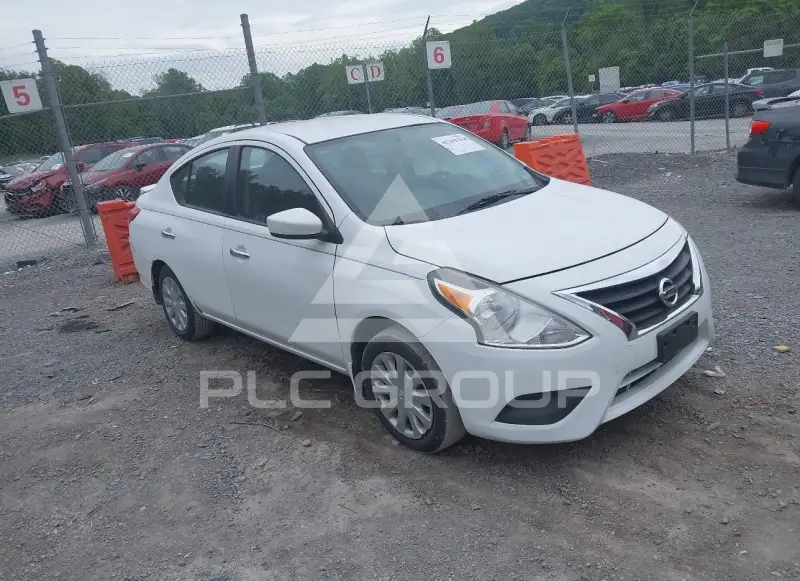 2015 Nissan VERSA photo