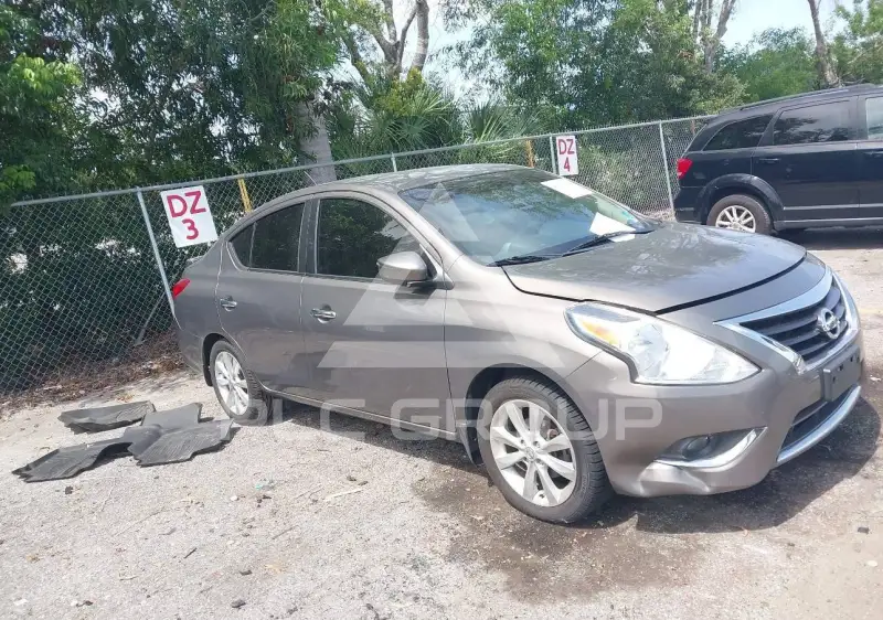 2015 Nissan VERSA фото