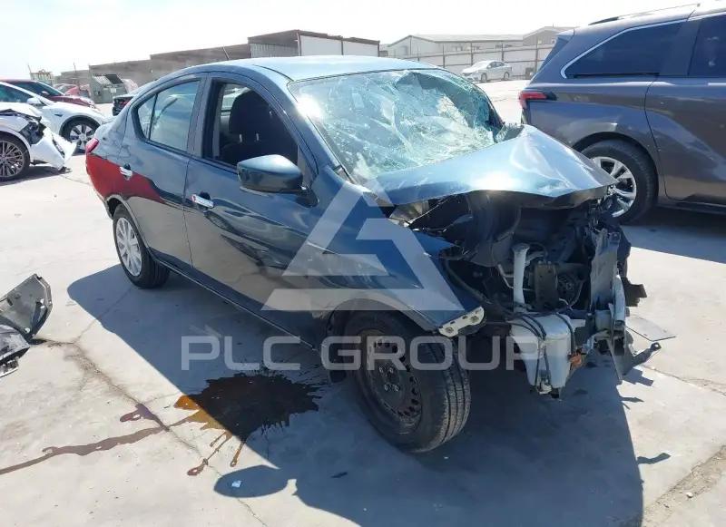 2015 Nissan VERSA фото