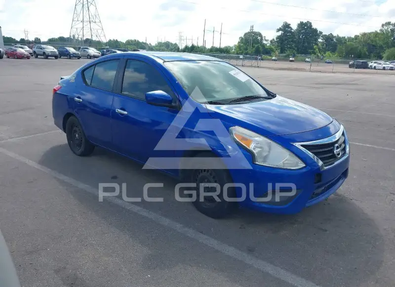 2015 Nissan VERSA photo