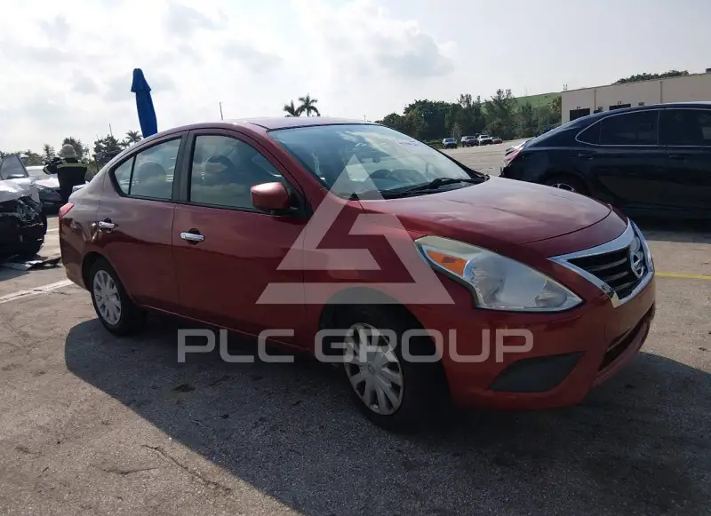 2015 Nissan VERSA фото