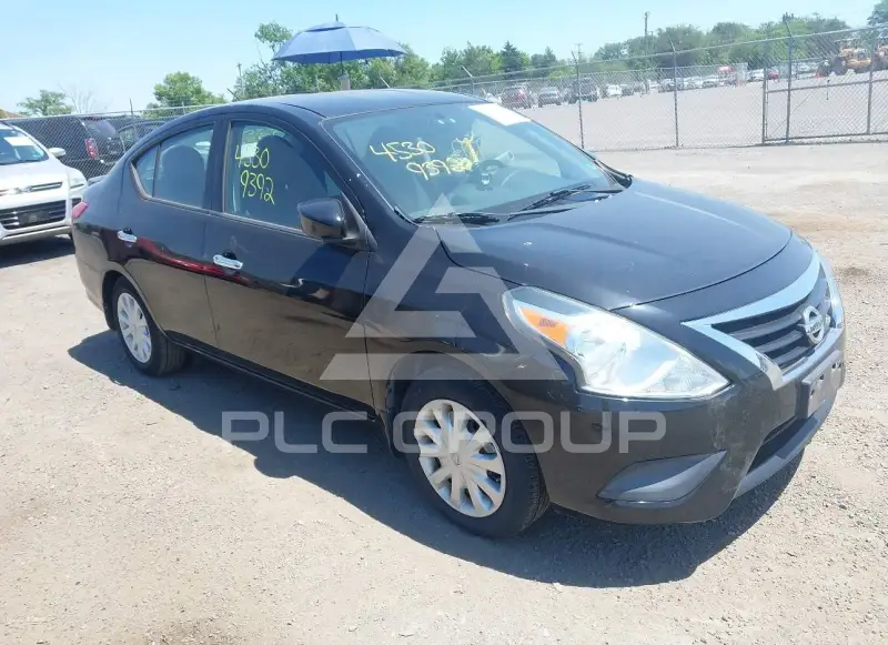 2015 Nissan VERSA photo
