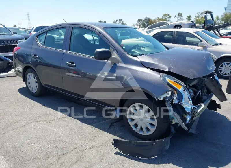 2015 Nissan VERSA фото